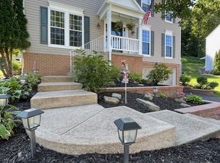 308 Shady Glen Dr, Coraopolis, PA 15108