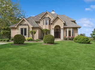 1526 Eagle Ridge Dr, Antioch, IL 60002