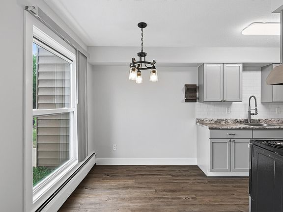 3rd image of 810 6th St S APT 1
