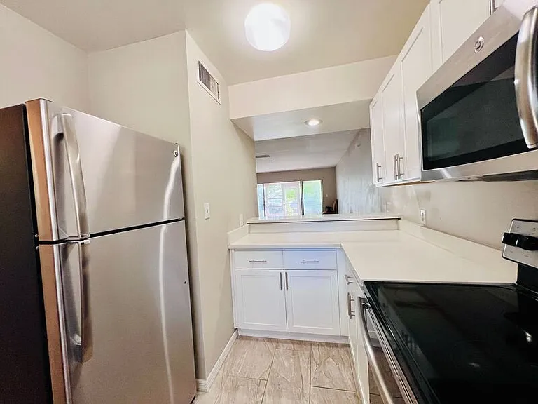 1335 Villa Ln #48 — Photo 3
