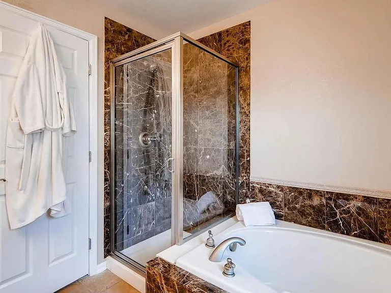 10382 Nottingham Dr — Photo 29