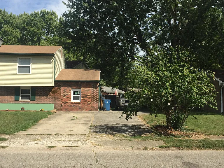 10801 Dorton Dr — Photo 15