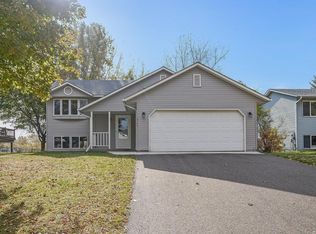 6585 Upper 20th St N, Oakdale, MN 55128