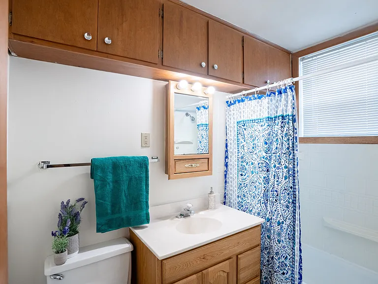 Fargo, ND Luxford Apartments | 11B | Bathroom