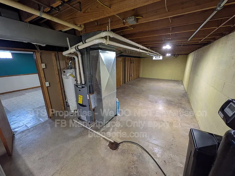 306 Parkview Dr — Photo 16