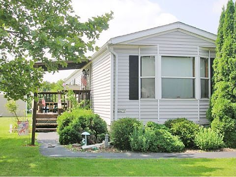 1st image of 102 Greenbriar Dr N