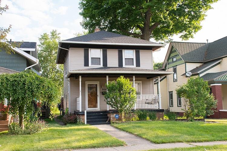1st image of 936 Lincolnway E