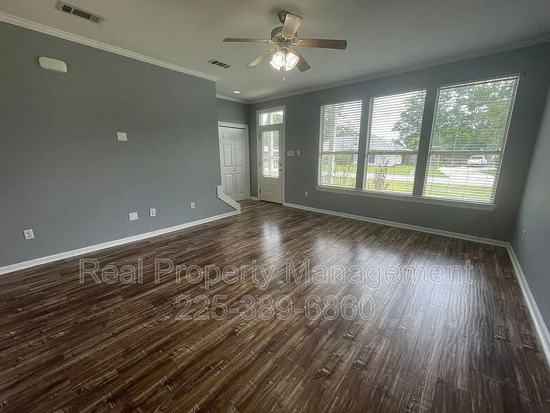 3 bed, 2.5 bath, 1620 sqft, $1,700 — Photo 3