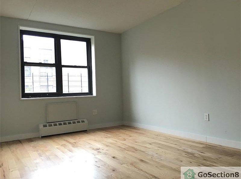 2nd image of 2025 Seward Ave APT 5C