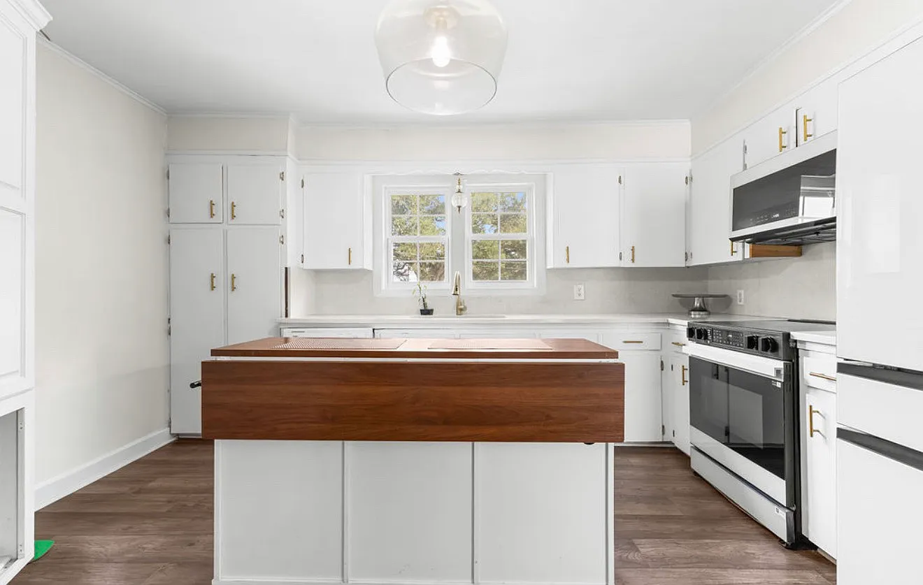 3 bed, 1726 sqft, $2,200 — Photo 3