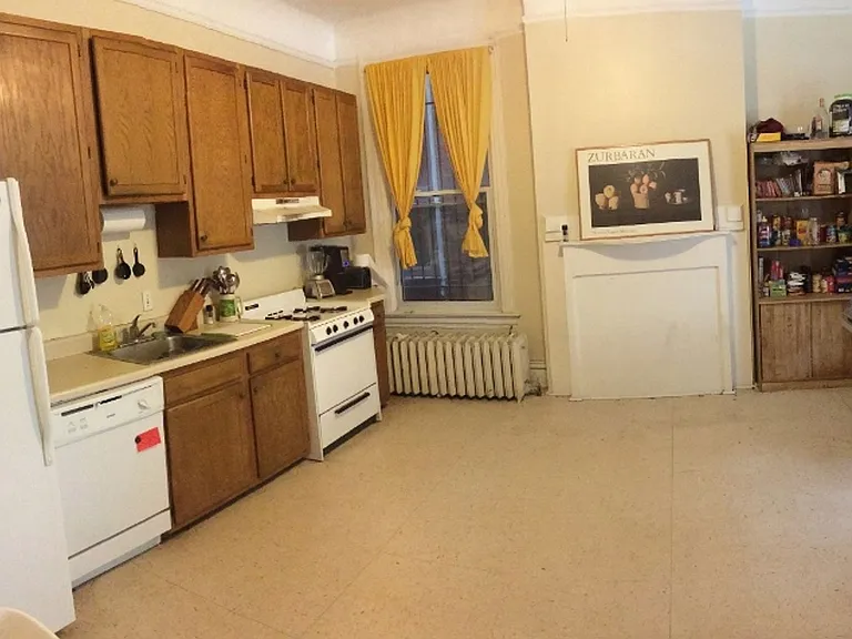 354 N Craig Street — Photo 2