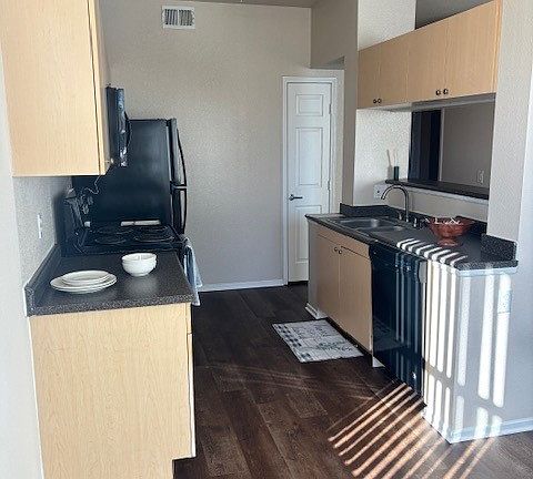 5th image of 395 E Allen St #1517