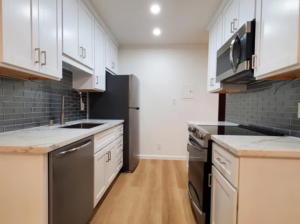 505 Cypress Point Dr, Mountain View, CA