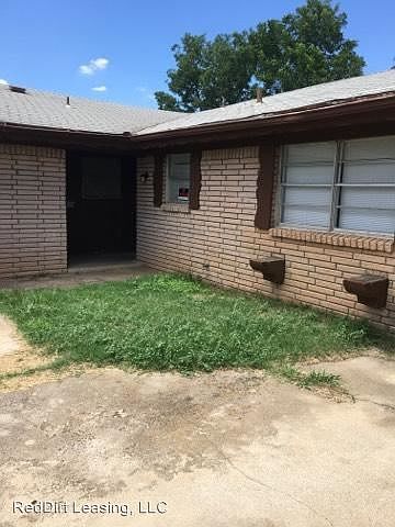 1st image of 521 SW 62nd Ter