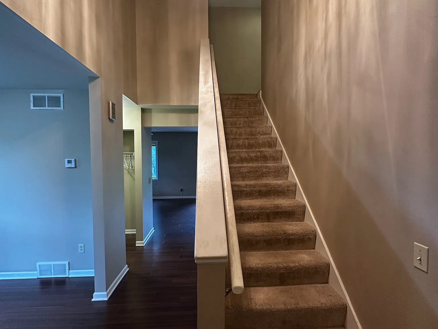 3 bed, 2.5 bath, 1593 sqft, $3,000 — Photo 2