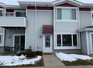 1131 Sunnyslope Dr, Racine, WI 53406