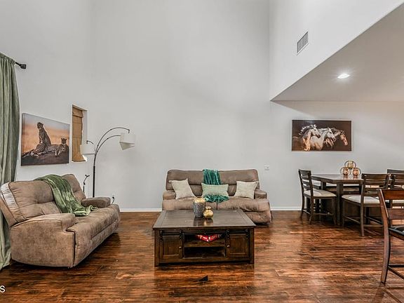 5th image of 409 Forest Park Blvd