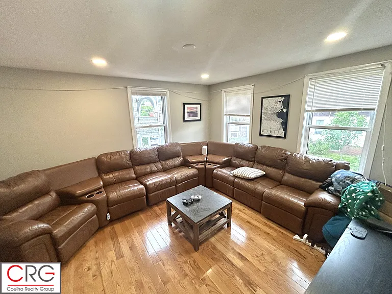 15 Hudson St #2 — Photo 3