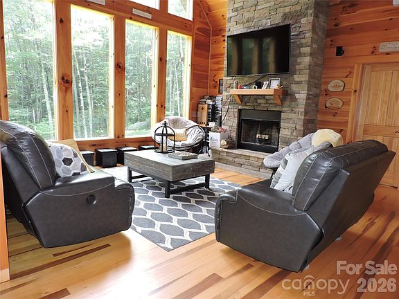 3rd image of 103 Chucks Ln