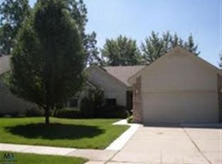 2678 Locksley Ct, Troy, MI 48083