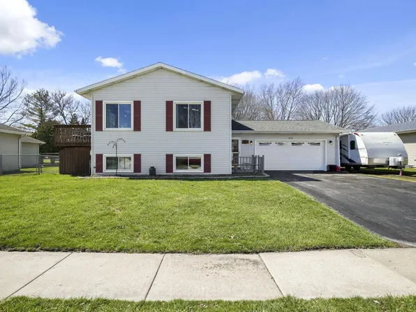 416 Amparo STREET, Elkhorn, WI 53121