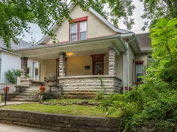 628 University - 7-bed/3-bath - Brand new flooring!