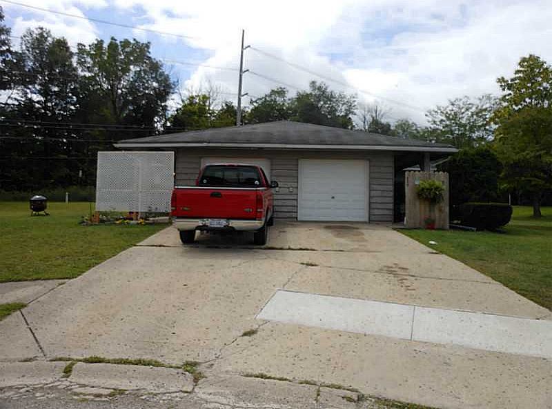 2nd image of 612 Mohican Ct