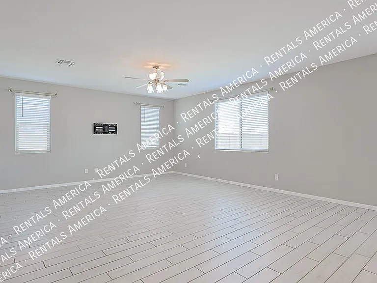 15713 W Woodlands Ave — Photo 10
