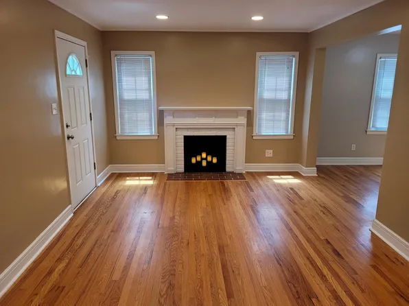 7810 Terrace St, Kansas City, MO 64114