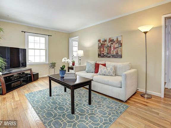 3rd image of 3101 Ferndale St
