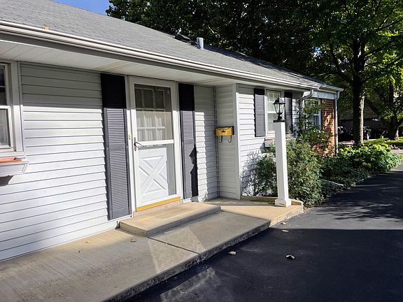2nd image of 2546 Laurel Ln