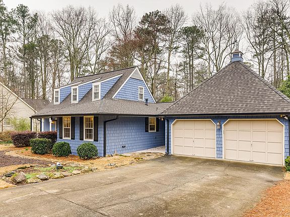 2nd image of 2591 Wellington Dr