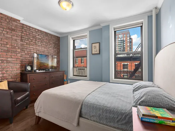 256 West 15th Street image 1 of 4