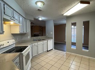 419 Elder Glen Dr, Webster, TX 77598