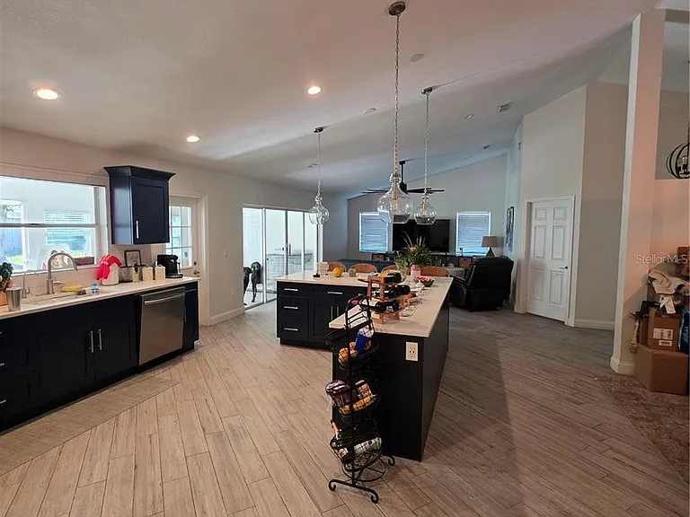 10158 Brandon Cir — Photo 17