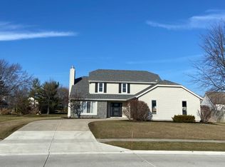 2113 Monet Dr, Fort Wayne, IN 46845