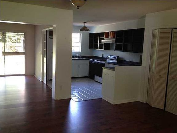 3rd image of 225 Hughes St