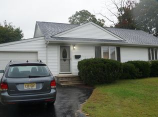 47 Fairview Dr, Middletown, NJ 07748