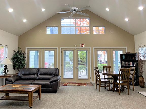 5th image of 720 SE Oak Glen Way #1bd4ada37