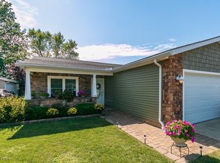 710 E 305th St, Willowick, OH 44095