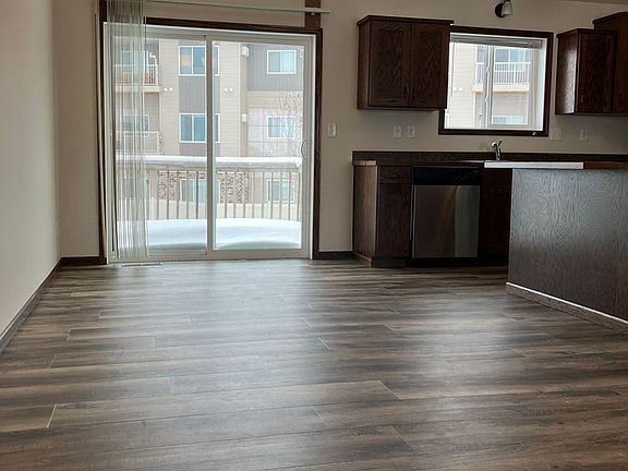 5th image of 756 35th Ave E