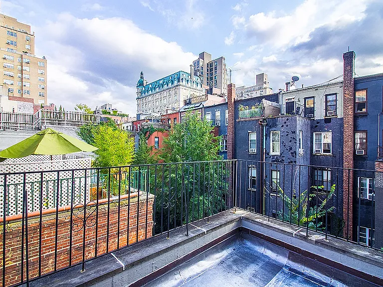 28 W 90th St #4-R — Photo 1