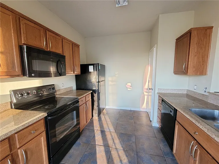 4137 McFarland Dr — Photo 4