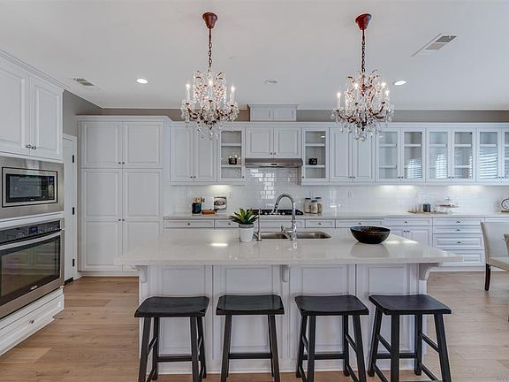 2nd image of 15854 Babcock St