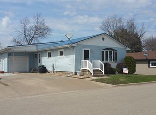 242 Pierce St, Lancaster, WI 53813