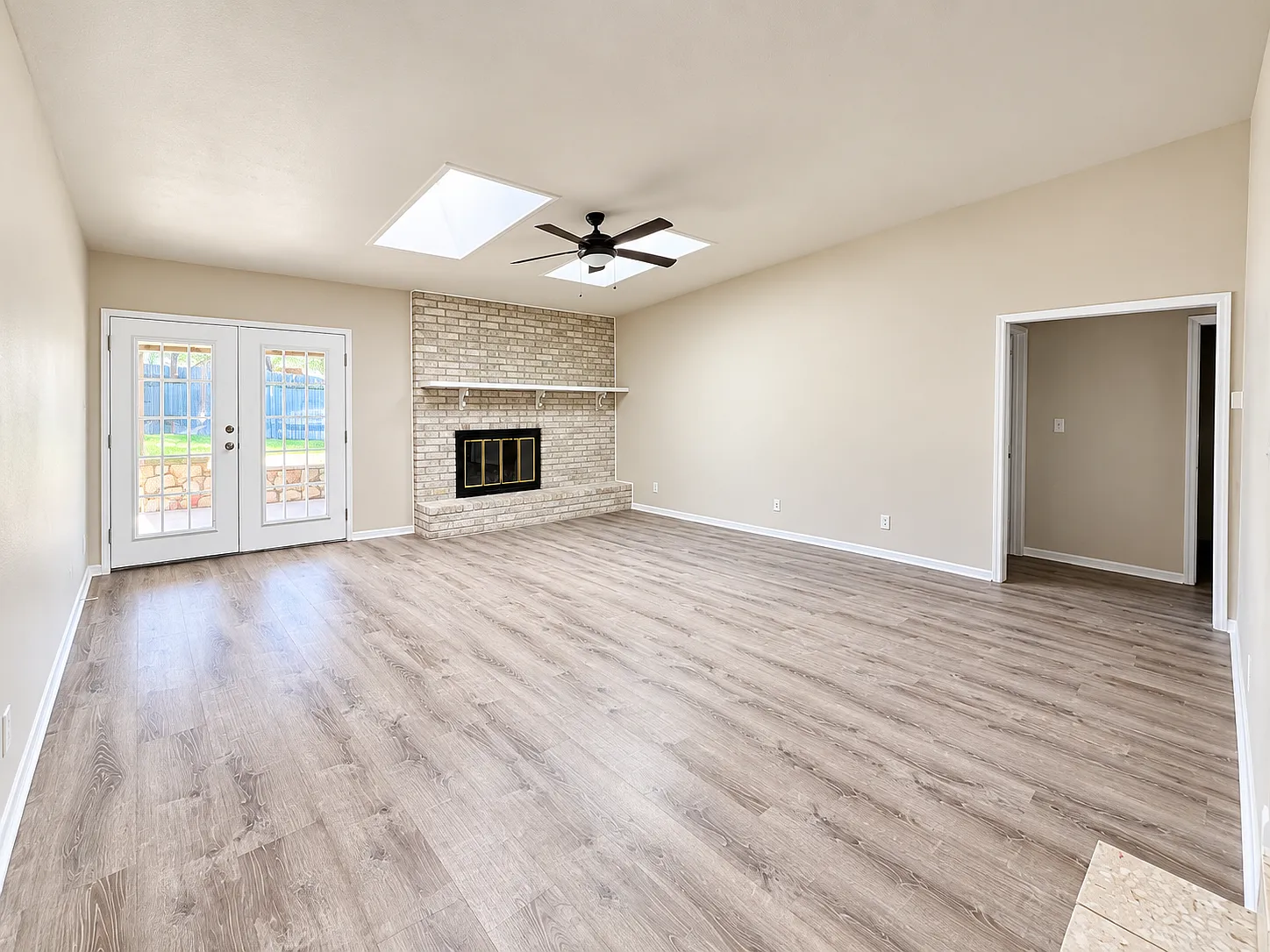 4 bed, 1769 sqft, $2,045 — Photo 3