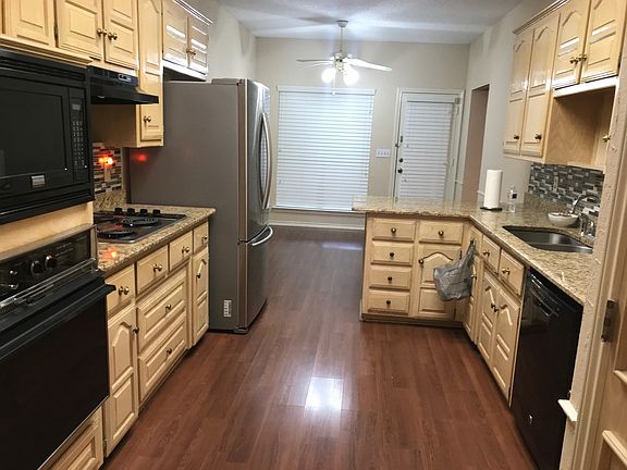 3rd image of 2804 Foxboro Dr