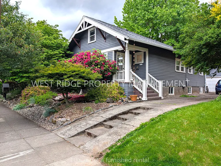 3934 SE 33rd Pl — Photo 1