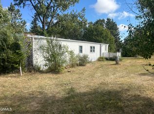 109 1st St W, Amidon, ND 58620