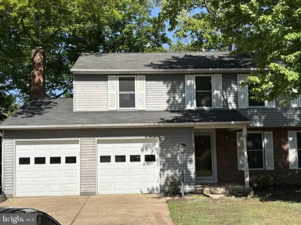 12528 Cliff Edge Dr, Herndon, VA 20170